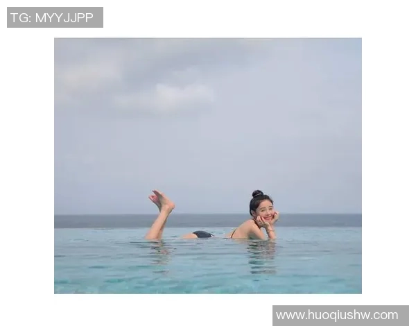 泉边时尚:温泉泳装大片盛放